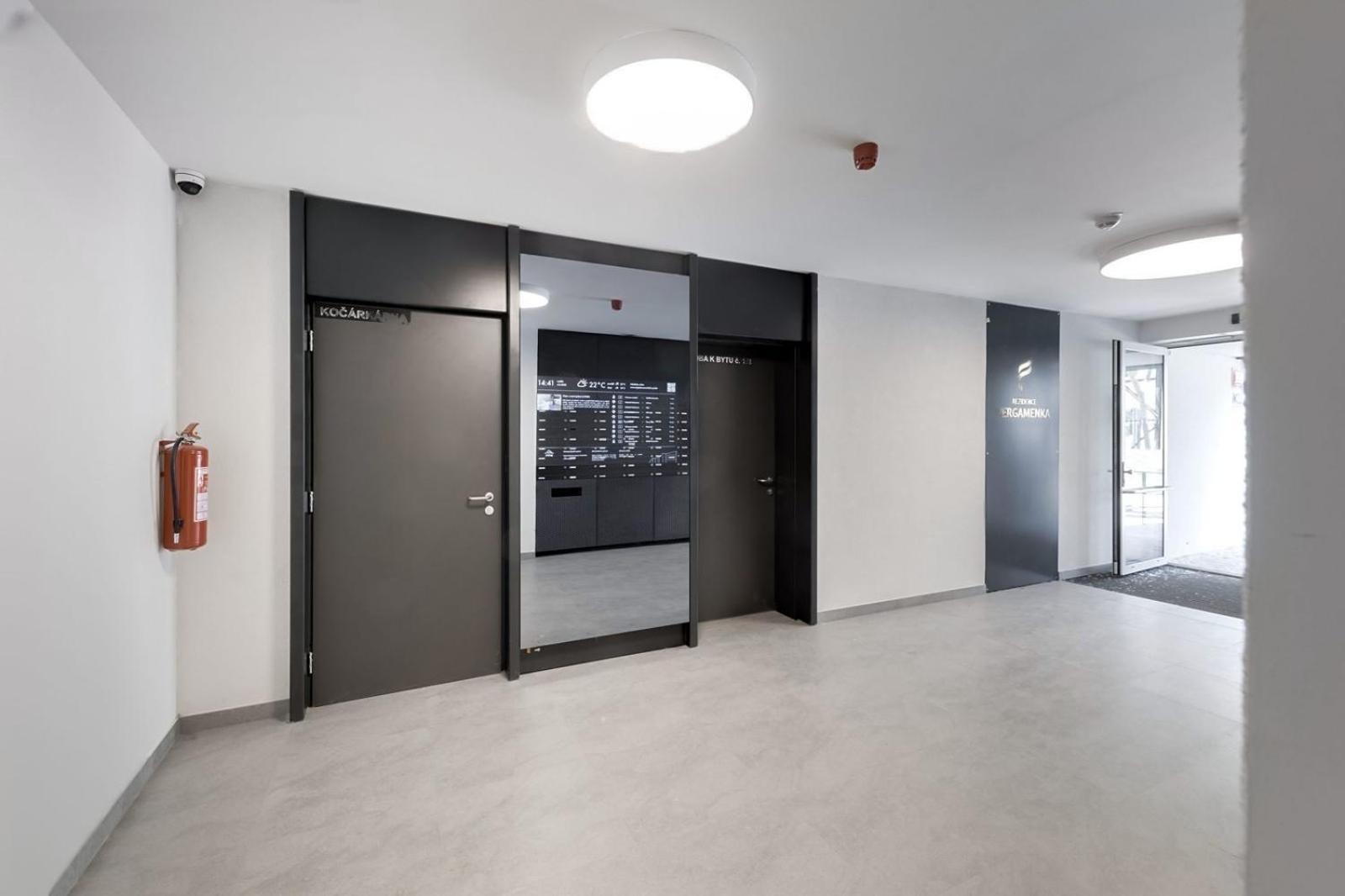 Holesovice Delight: Modern Comfort With A Twist In Prague 7 Eksteriør billede