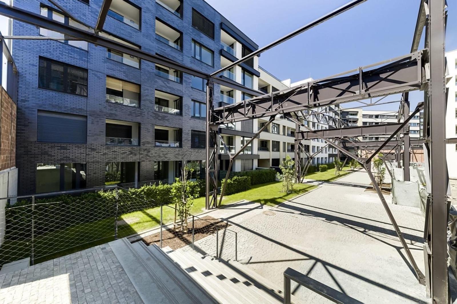 Holesovice Delight: Modern Comfort With A Twist In Prague 7 Eksteriør billede