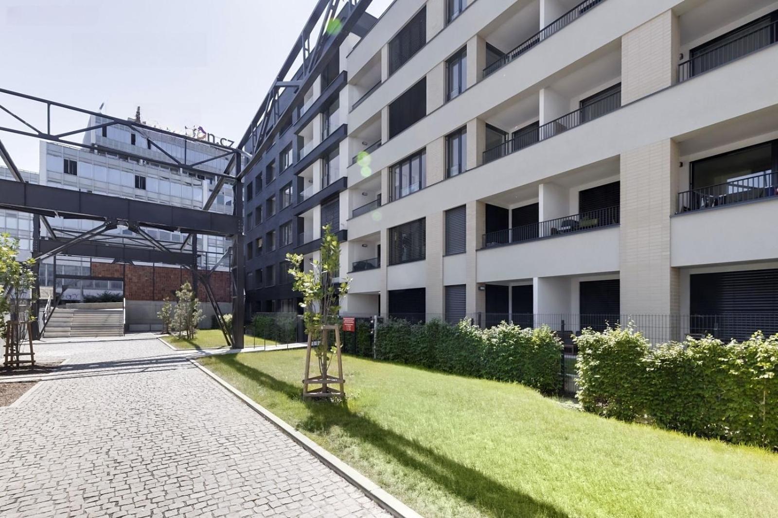 Holesovice Delight: Modern Comfort With A Twist In Prague 7 Eksteriør billede