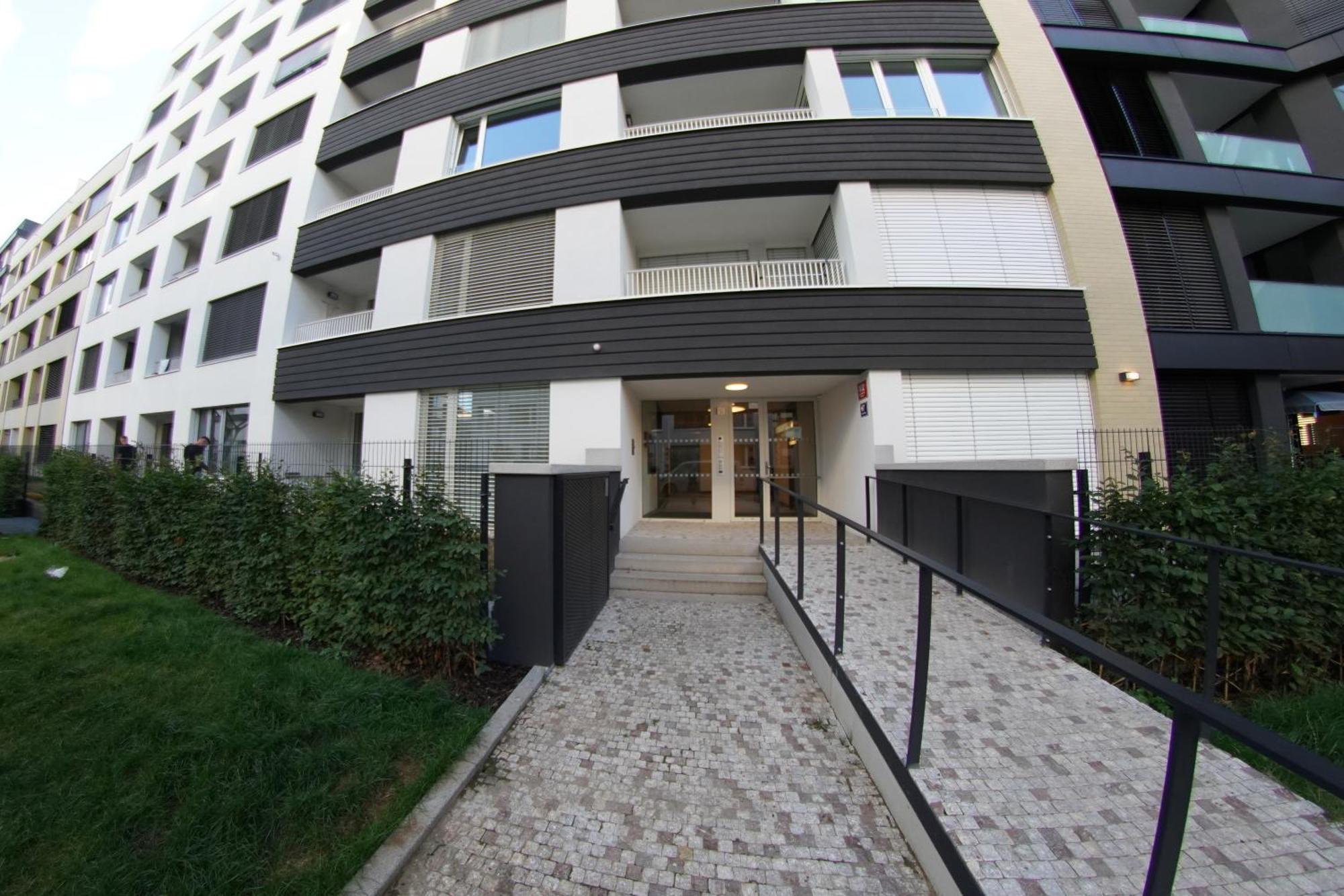 Holesovice Delight: Modern Comfort With A Twist In Prague 7 Eksteriør billede